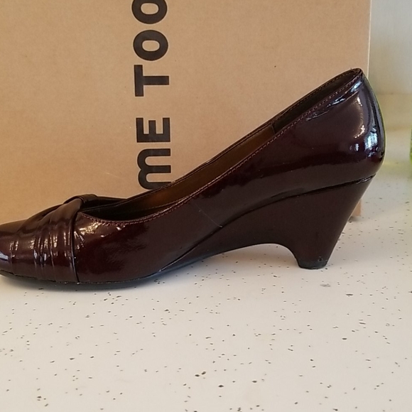 Burgundy Patent Wedge - Picture 4 of 14